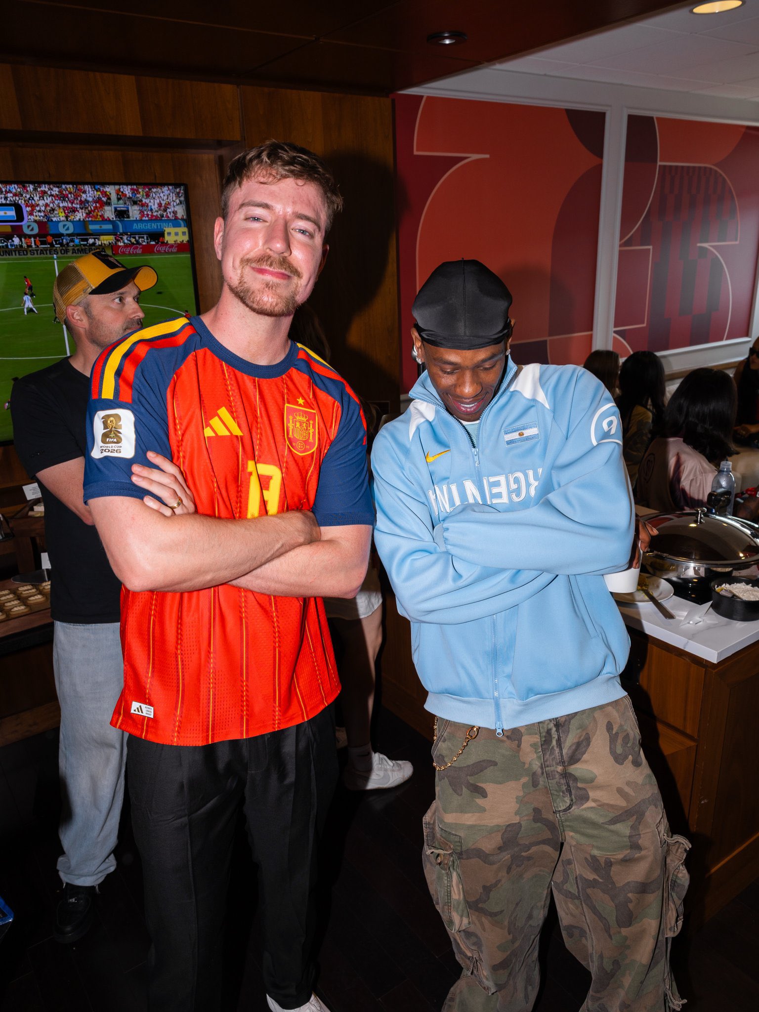 A picture of Mr Beast and Travis Scott at the finals A picture of Mr Beast and Travis Scott at the finals