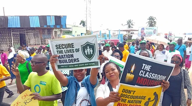 NUT Stages Nationwide Protests, Demands Immediate Rescue of Abducted Oyo Teachers and Pupils