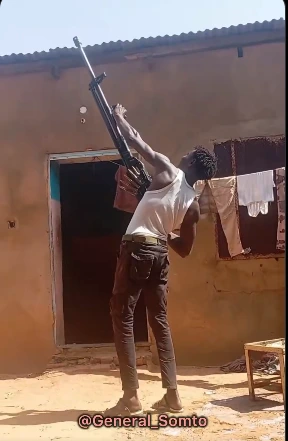 Viral Video of Suspected Bandit Handling Anti-Aircraft Weapon Raises Fresh Security Concerns