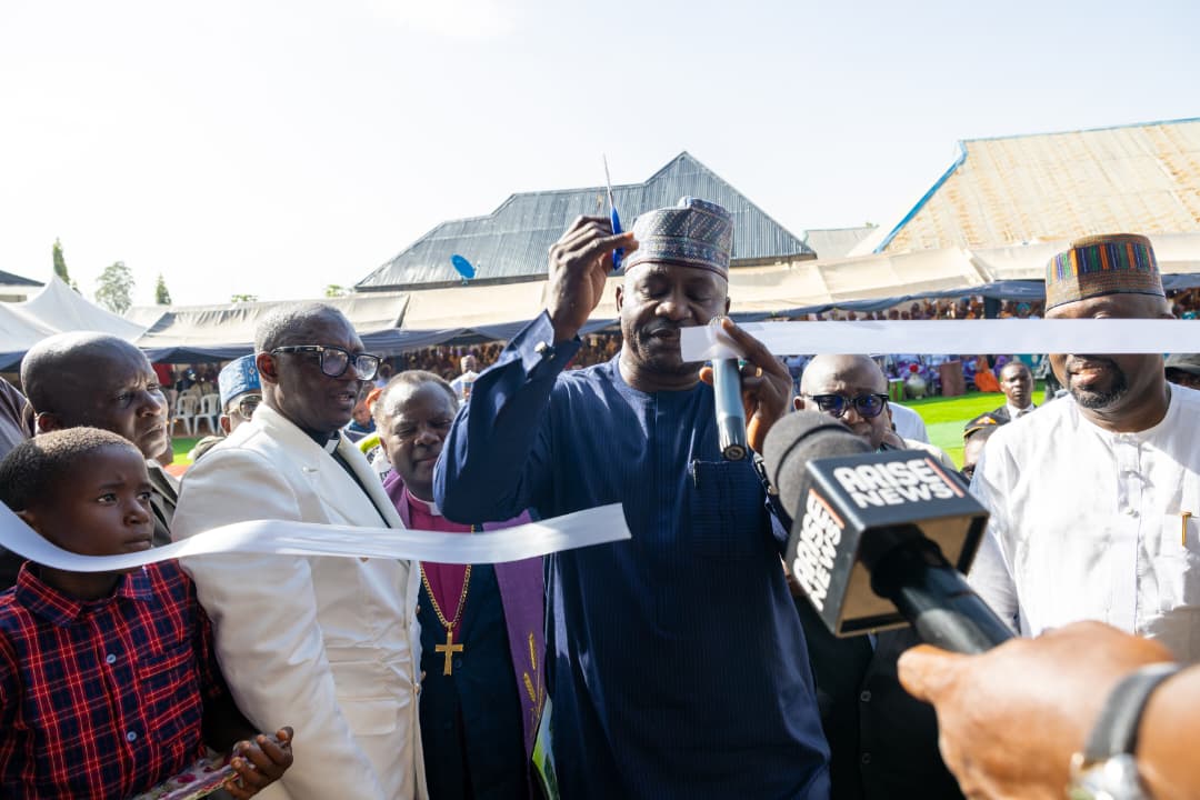 Defense Minister Hails DSS for Expanding Security Role Through Education