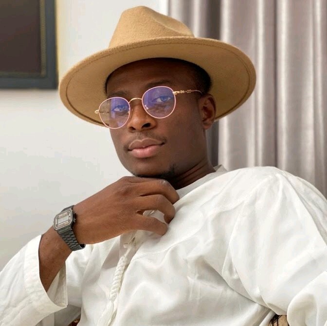 Sydney Talker Marks 4 Years of Celibacy