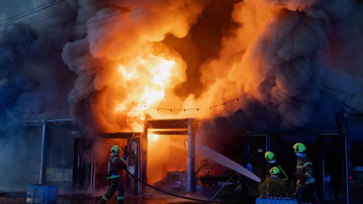 Strikes kill 19 in Russia, Ukraine